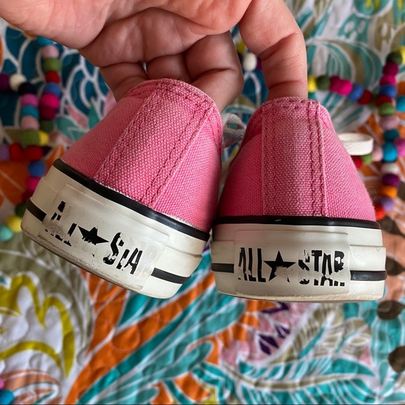 💕Bubblegum Pink Converse💕 - Picture 5 of 6